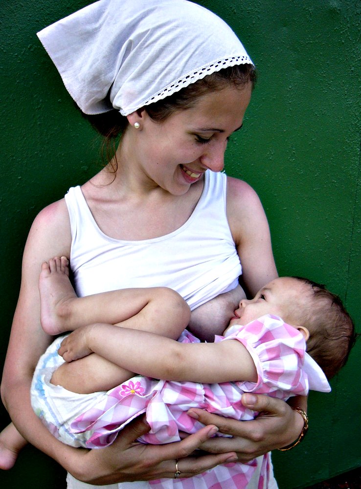 Thin Mother Breastfeeding successfully