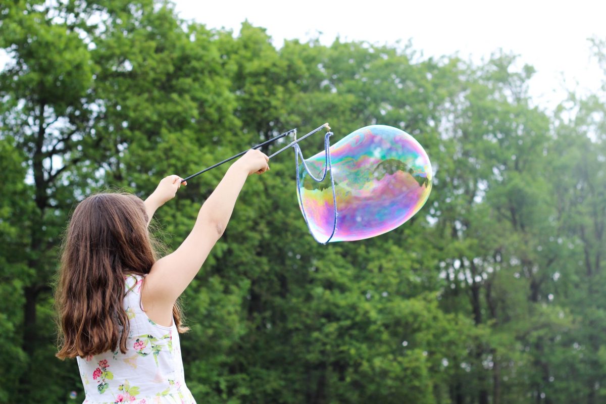 8 simple ways to encourage imagination in your kids