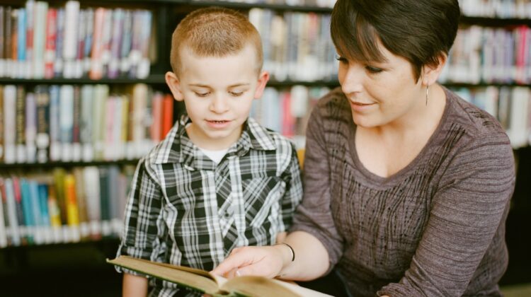 Tips to Encourage Reading Habits in Young Kids