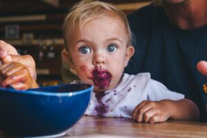 messy eating habits child development